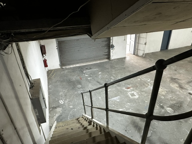 To Let Commercial Property for Rent in Paarden Eiland Western Cape